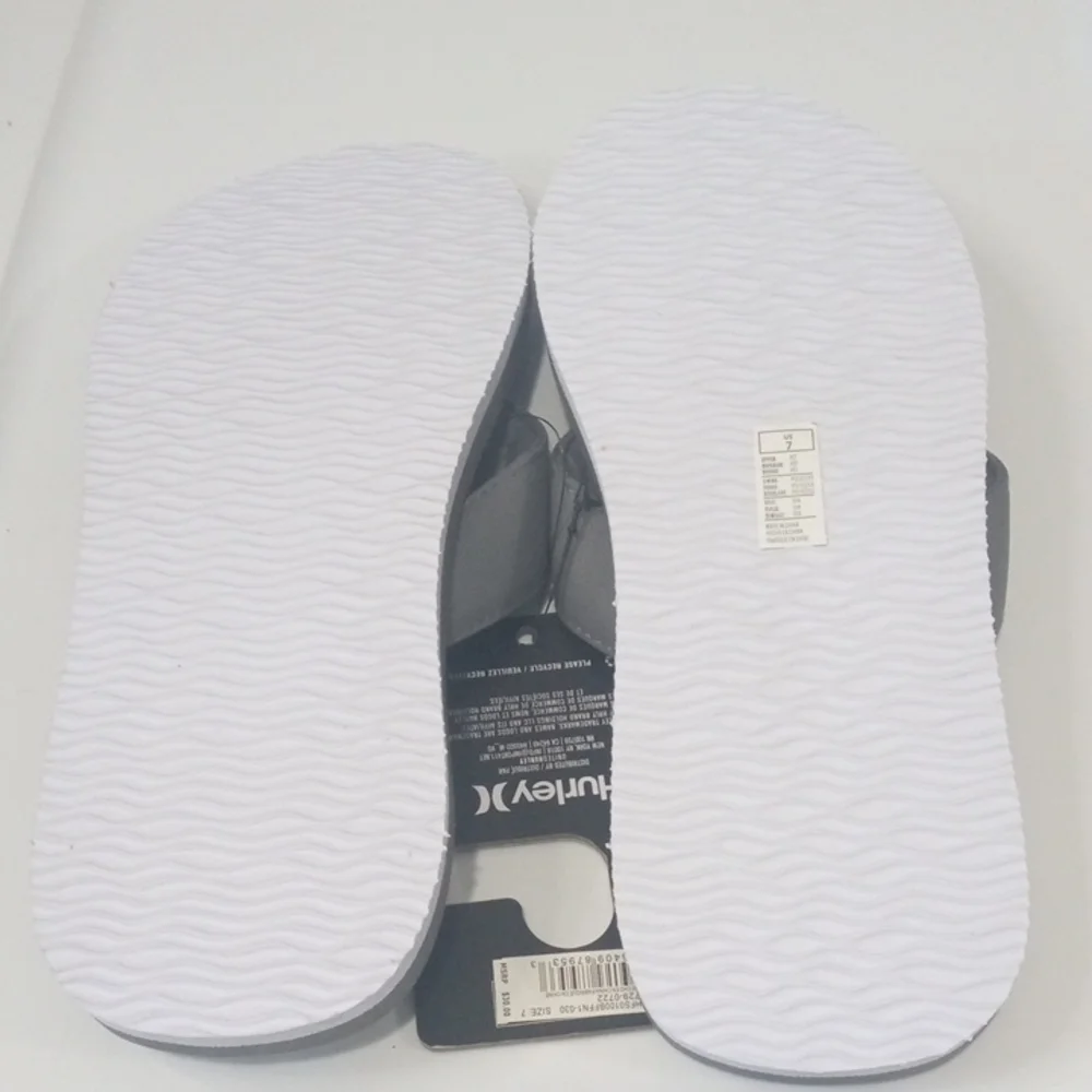 HURLEY MEN'S FLIP FLOPS - Gray and Black Camo - Thong Toe Sandals - SIZE 7 NWT